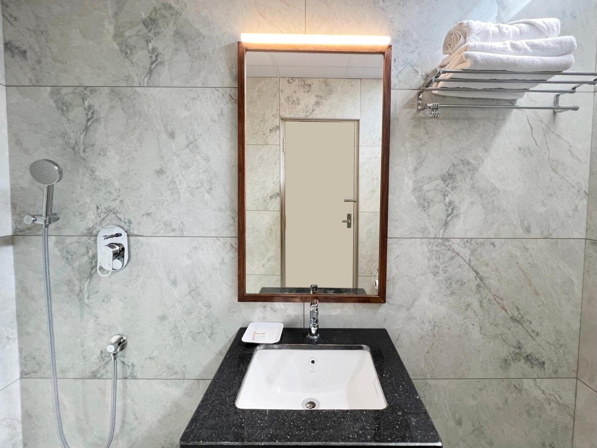 Hotel Vellara Bangalore Eksteriør billede